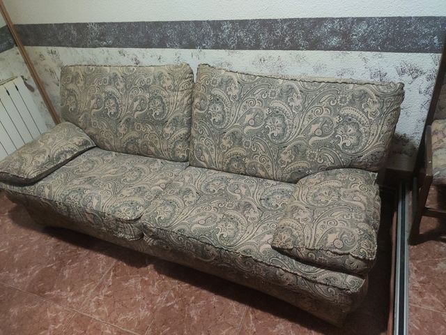 Sofá antiguo tela beige y gris