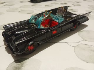 Coches metálicos a escala
4 vehículos años 60.
