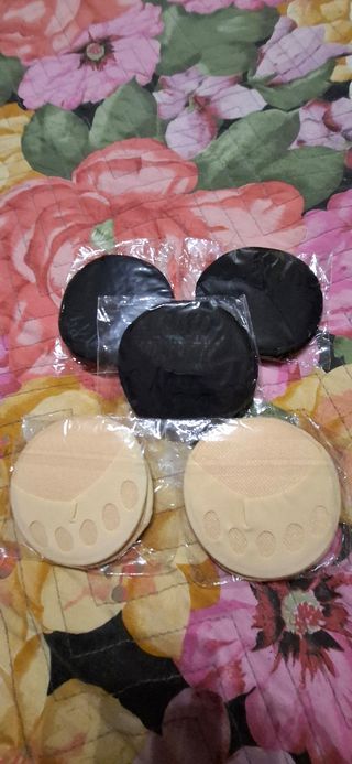 Cuscinetti per piedi beige e neri