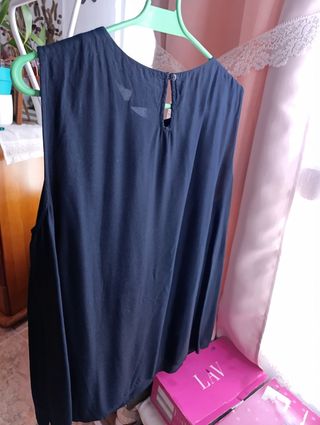 Blusa Yessica negra tirantes con pedrería
