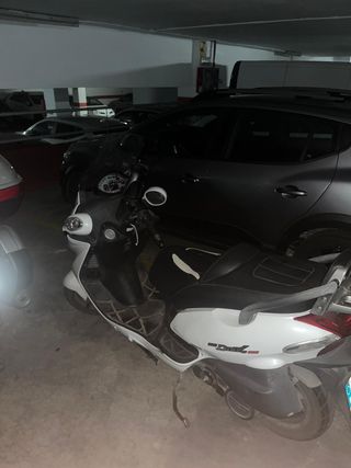 Moto Scooter Kymco Grand Dink 125 Blanca