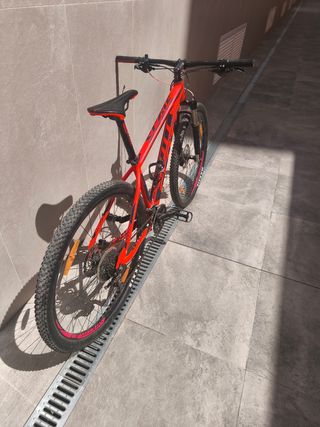 Bicicleta Scott Scale 970 naranja