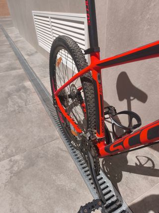 Bicicleta Scott Scale 970 naranja