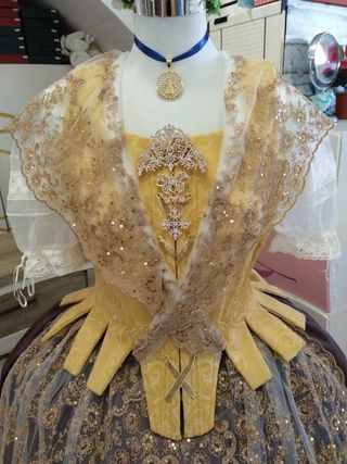 Traje de Fallera y Aderezo a Estrenar