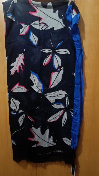 Pañuelo Tommy Hilfiger hojas azul y rosa