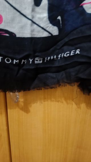 Pañuelo Tommy Hilfiger hojas azul y rosa