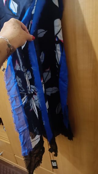 Pañuelo Tommy Hilfiger hojas azul y rosa