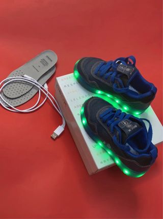 Scarpe Geox bimbo tg. 28 con luci LED