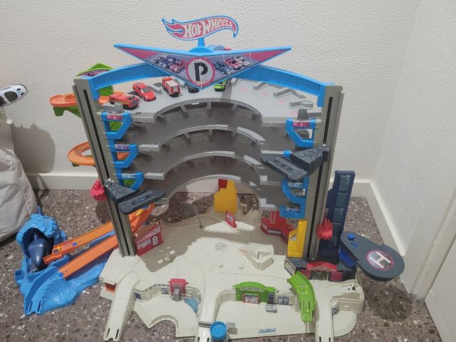 Parking HotWheels