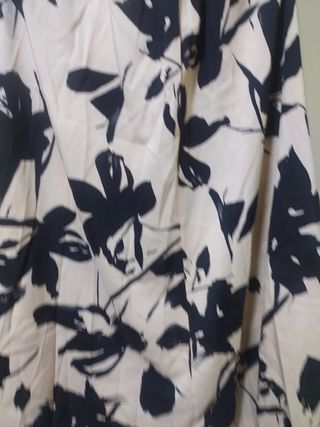 Falda larga estampada floral beige y negra