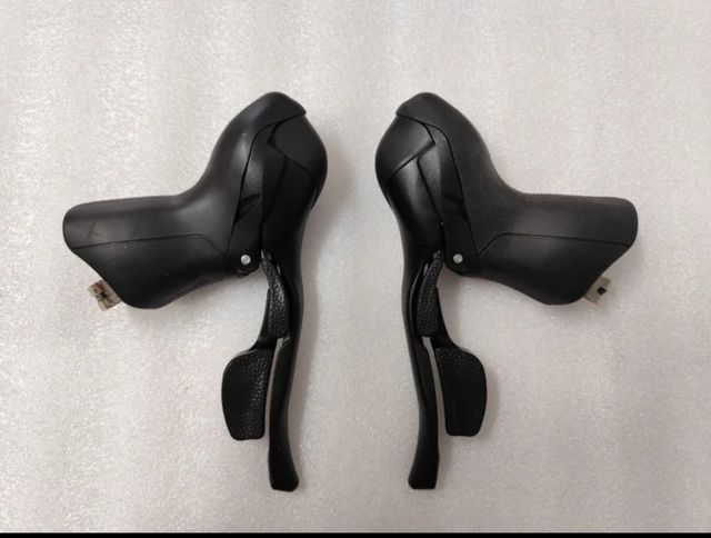 Manetas duales de cambio y freno 2x11 velocidades 