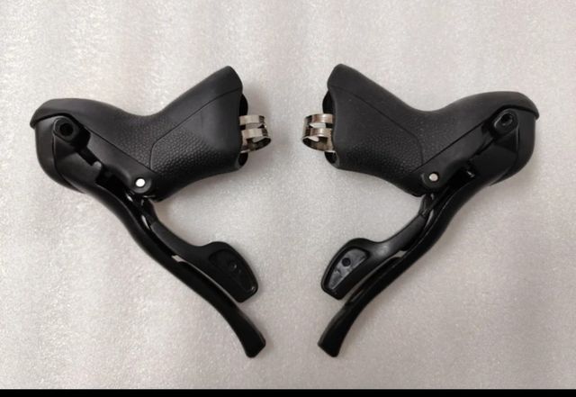 Manetas duales de cambio y freno 2x11 velocidades 