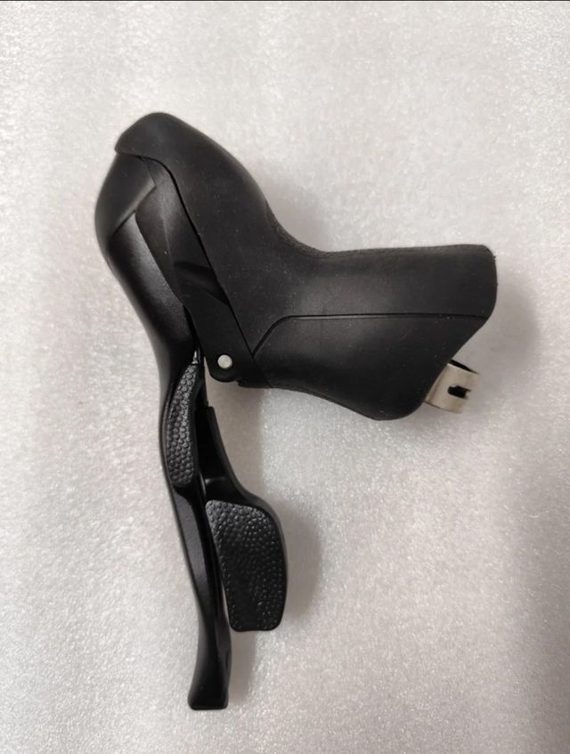 Manetas duales de cambio y freno 2x11 velocidades 