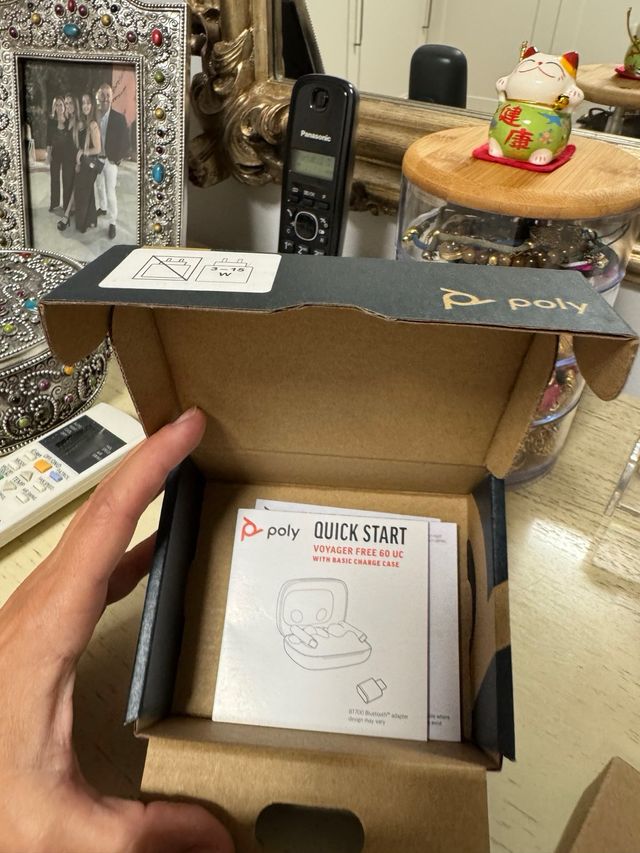 Poly Voyager Free 60 UC Auriculares Inalámbricos N