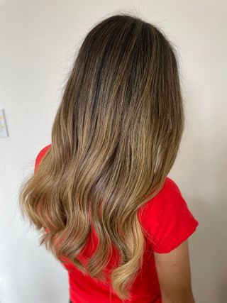 Peluquera estilista especialista en Colorimetria