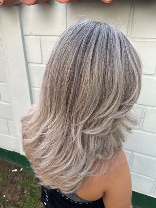 Peluquera estilista especialista en Colorimetria