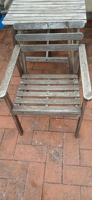 Mesa y 2 sillas de terraza madera