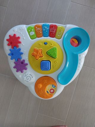 Mesa de actividades musical para bebé