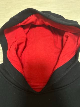 Sudadera McKenzie Negra con Capucha Roja
