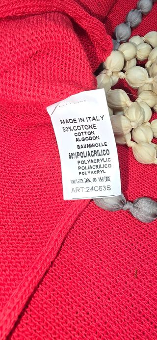 Jersey rojo pico costuras al revés