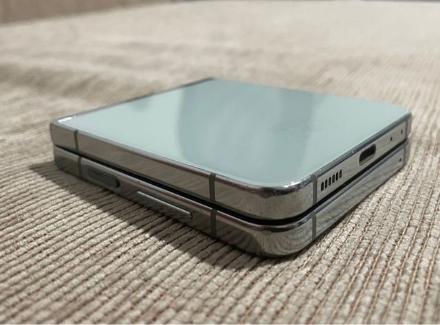 Samsung Galaxy Z Flip 5 