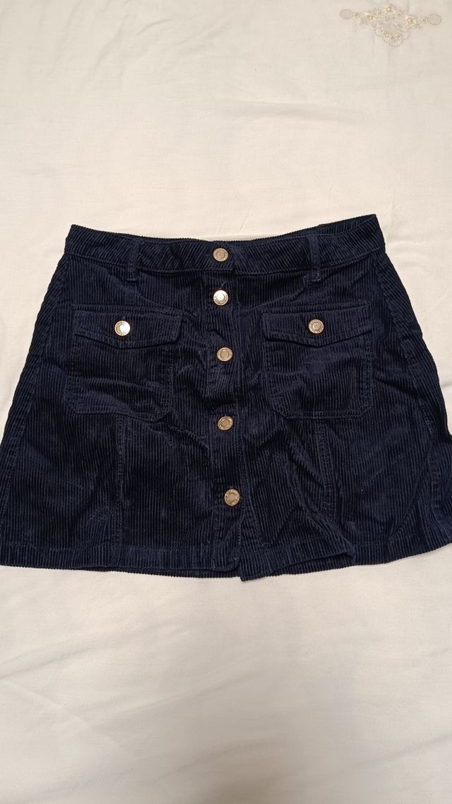 Falda corta Stradivarius azul marino talla 40