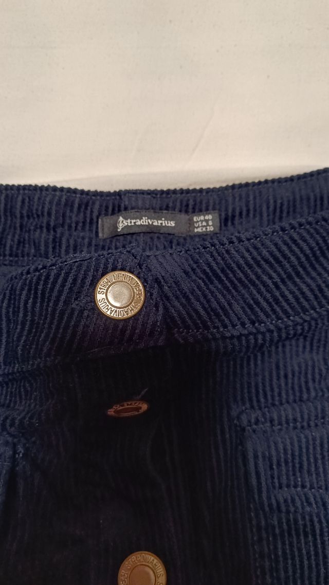 Falda corta Stradivarius azul marino talla 40