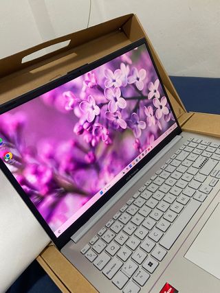 ASUS Vivobook Portátil Plata
Garantía de 1 año 