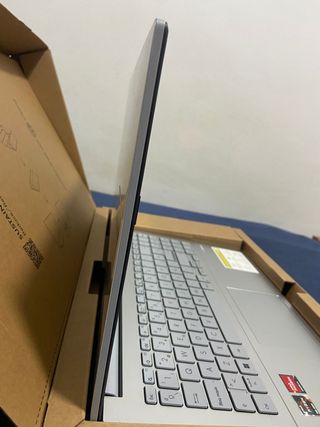 ASUS Vivobook Portátil Plata
Garantía de 1 año 