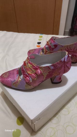 Traje de Fallera y zapatos