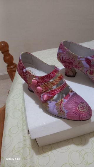 Traje de Fallera y zapatos