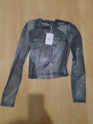 Camiseta Bershka S/36 gris efecto denim