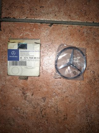 Estrella Portón Trasero Mercedes A1717580058