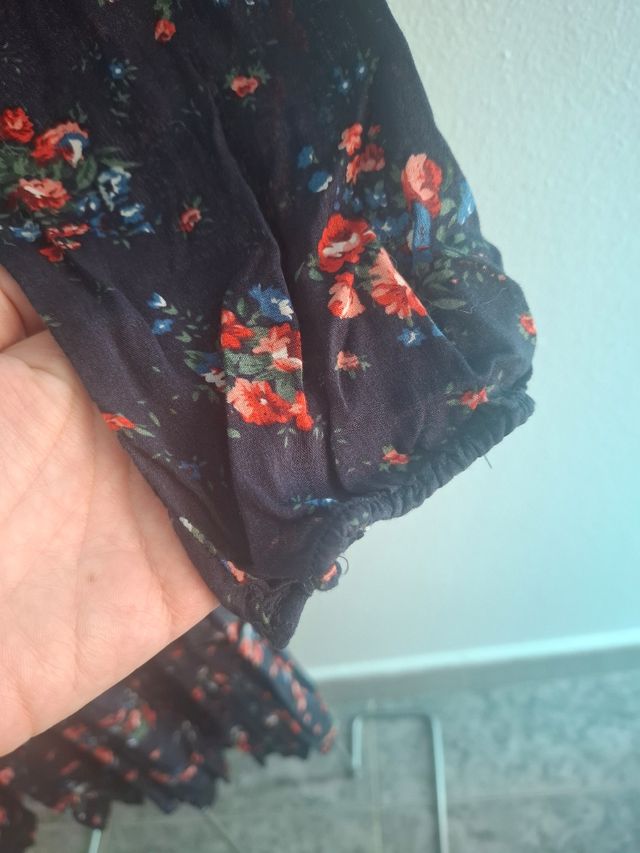 Vestido estampado floral Bershka.