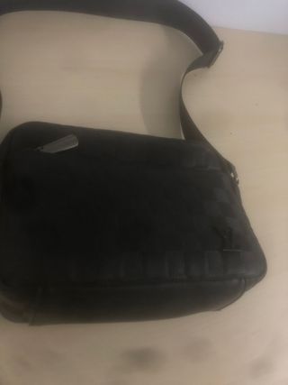 Bandolera Louis Vuitton Negra