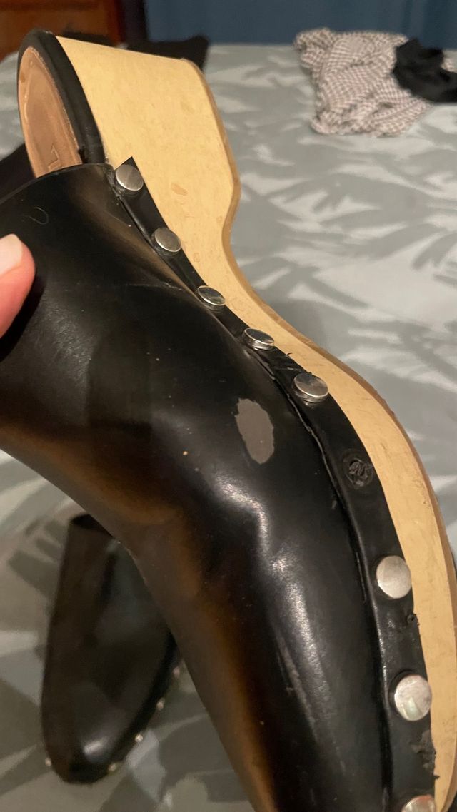 Zapatos ZARA negros con tachuelas