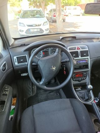 Peugeot 307 vendo o cambio por automático 