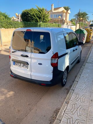 Ford Transit Courier 2016