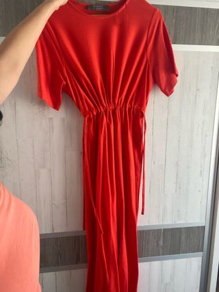 Vestido largo rojo coral manga corta