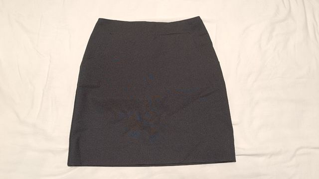 Falda corta Benetton negra talla 42