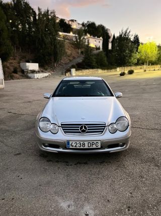 Mercedes-Benz Clase C 2005