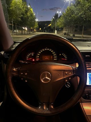 Mercedes-Benz Clase C 2005