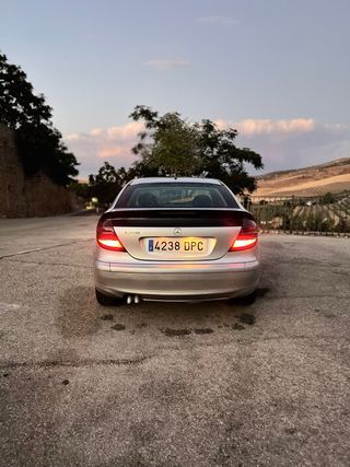 Mercedes-Benz Clase C 2005