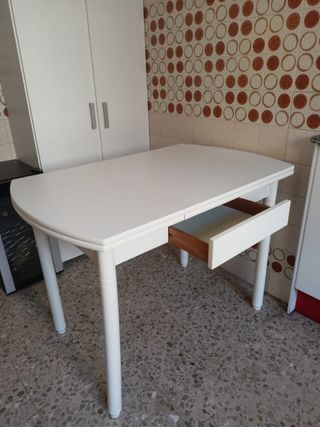 Mesa de comedor blanca extensible
