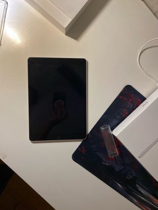 Apple iPad 2021 Plata + funda 