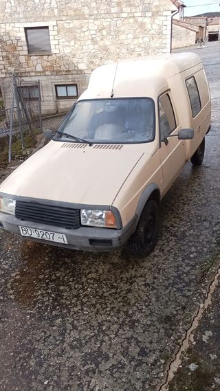 Citroen C 15 1986 recién pintada en color negro in