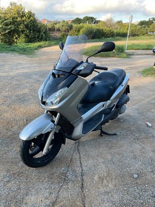 Yamaha Xmax 250 