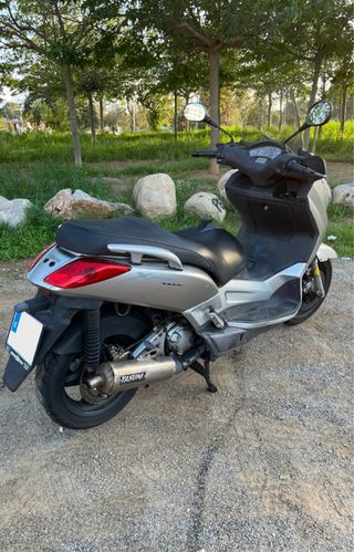 Yamaha Xmax 250 