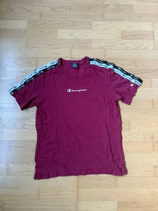 Camiseta Champion Morada con Logo