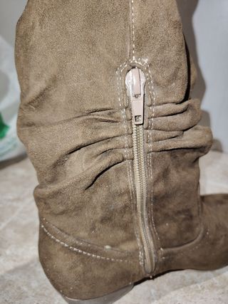 Botas marrones con flecos talla 37